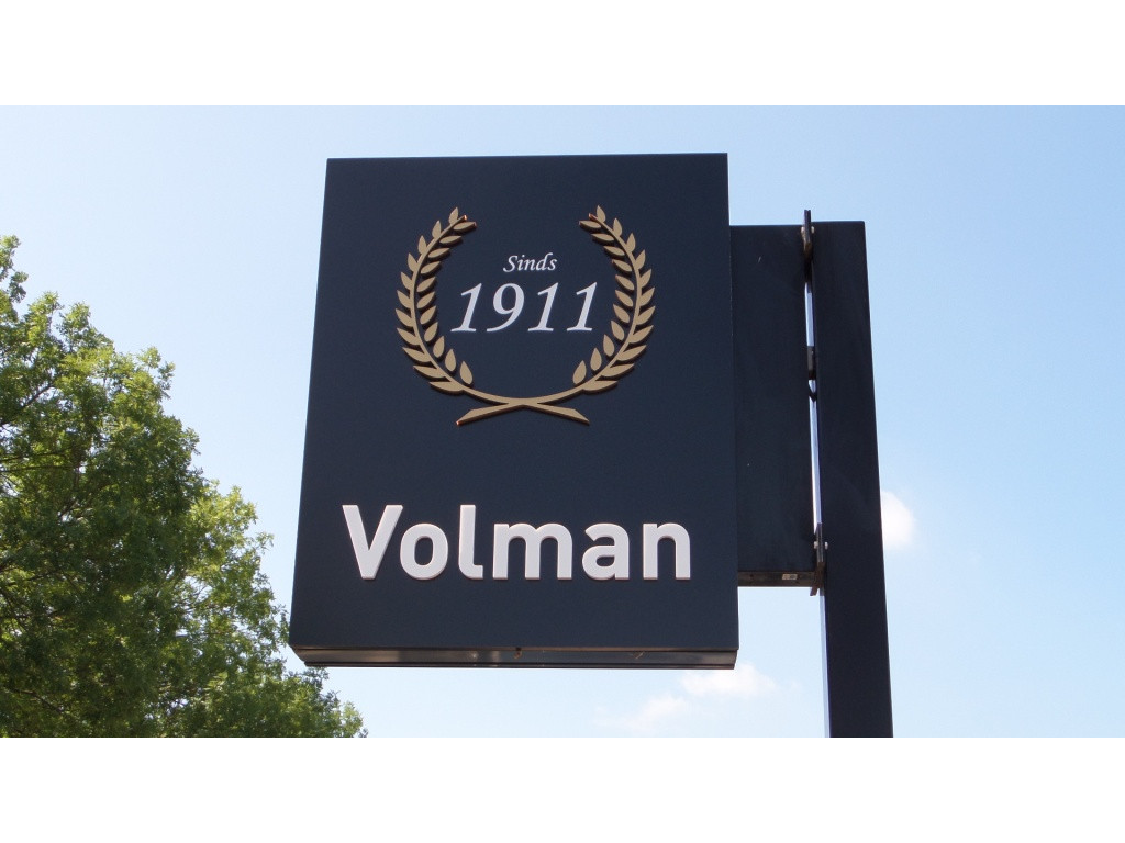 56485238